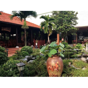 Sân vườn đẹp theo phong cách truyền thống
